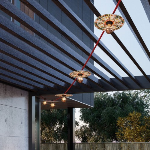 Γιρλάντα Lumet 'Maioliche' έτοιμη για χρήση, 7,5m υφασμάτινο καλώδιο πλακέ με 5 ντουί, καπέλα φωτιστικών, γάντζο και φις - Majolica Κόκκινο-Πράσινο - Creative Cables