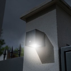 LED Ηλιακό Φωτιστικό Τοίχου Μαύρο Με Αισθητήρα Κίνησης 200lm IP44 - Xanlite
