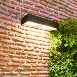 LED Ηλιακό Φωτιστικό Τοίχου Μαύρο Με Αισθητήρα Κίνησης 900lm IP44 - Xanlite