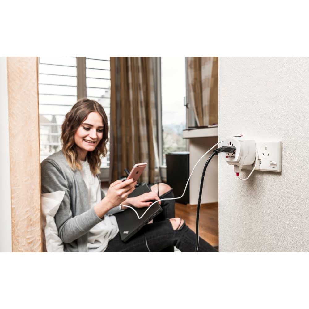 ADAPTOR UNIVERSAL Σε UNIVERSAL Πτυσσόμενο Αποσπώμενο 2 Τεμαχίων Mε USB - PRO Light USB – World SKROSS