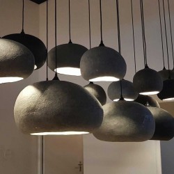 Κρεμαστό Φωτιστικό Μονόφωτο Από Ανακυκλωμένο Χαρτόνι σε Μαύρο Χρώμα PEBBLE Small - Ay illuminate