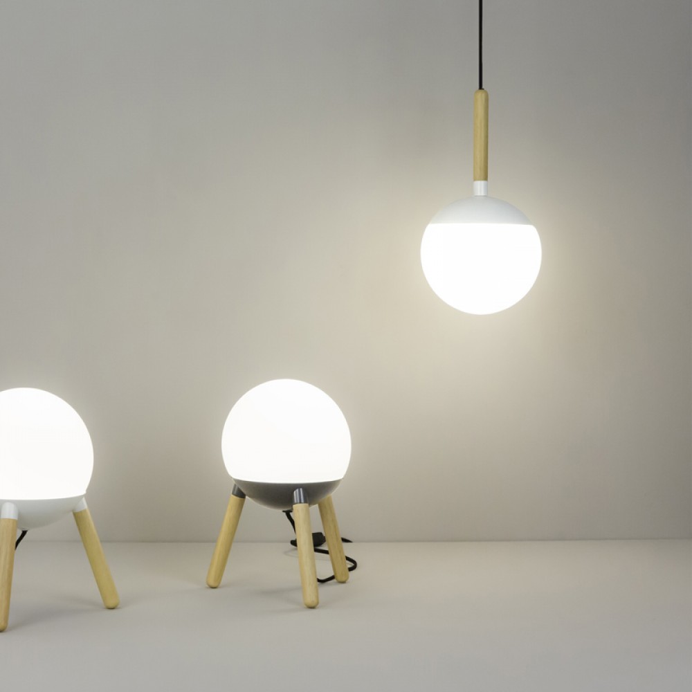 Μεταλλικό Κρεμαστό Φωτιστικό Με Opal Διαχύτη Και Ξύλινες Λεπτομέρειες Σε Δύο Χρώματα 1xE27 MINE FARO